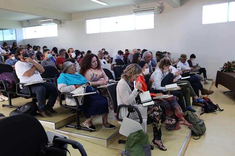 plateia seminário com juizes do tribunal internacional